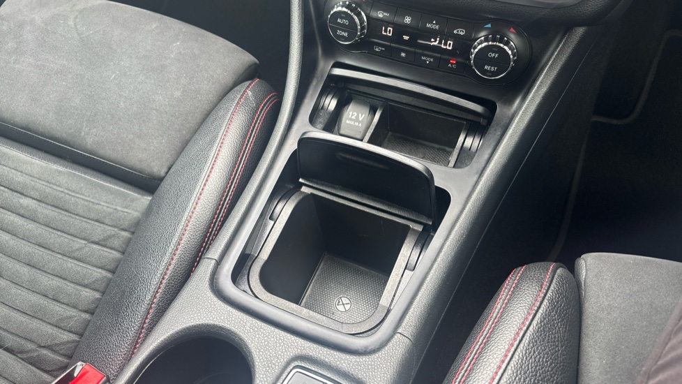 Mercedes-Benz GLA 220d 4Matic AMG Line 5dr Auto [Premium] Diesel Hatchback - Image 30