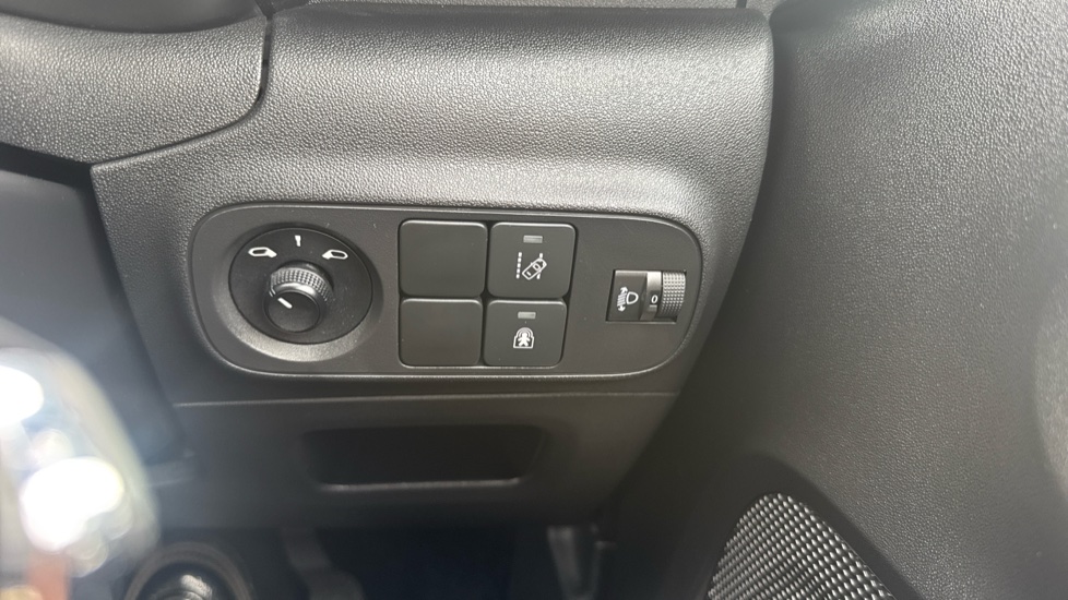 Citroen C3 1.2 PureTech You 5dr Petrol Hatchback - Image 28