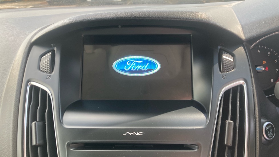 Ford Focus 1.5 EcoBoost Titanium Navigation 5dr Petrol Hatchback - Image 12