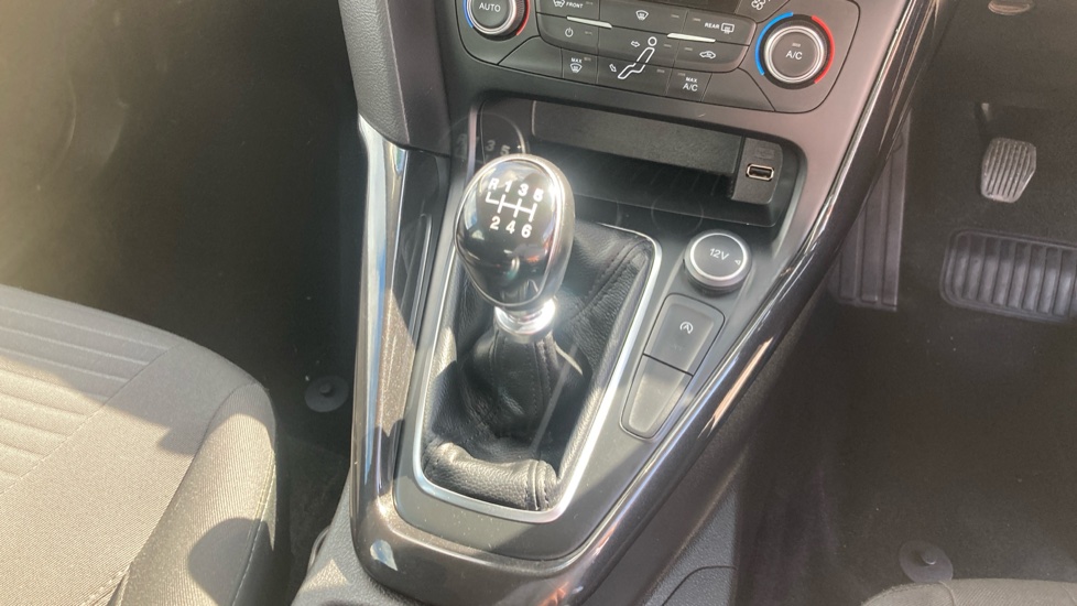 Ford Focus 1.5 EcoBoost Titanium Navigation 5dr Petrol Hatchback - Image 13