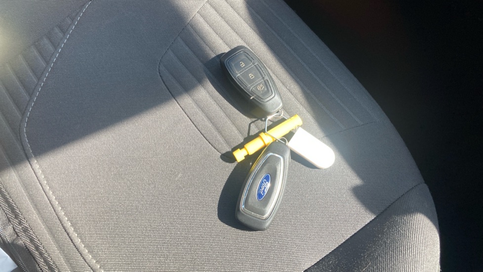 Ford Focus 1.5 EcoBoost Titanium Navigation 5dr Petrol Hatchback - Image 20