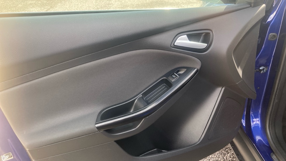 Ford Focus 1.5 EcoBoost Titanium Navigation 5dr Petrol Hatchback - Image 21