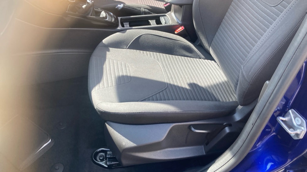 Ford Focus 1.5 EcoBoost Titanium Navigation 5dr Petrol Hatchback - Image 22