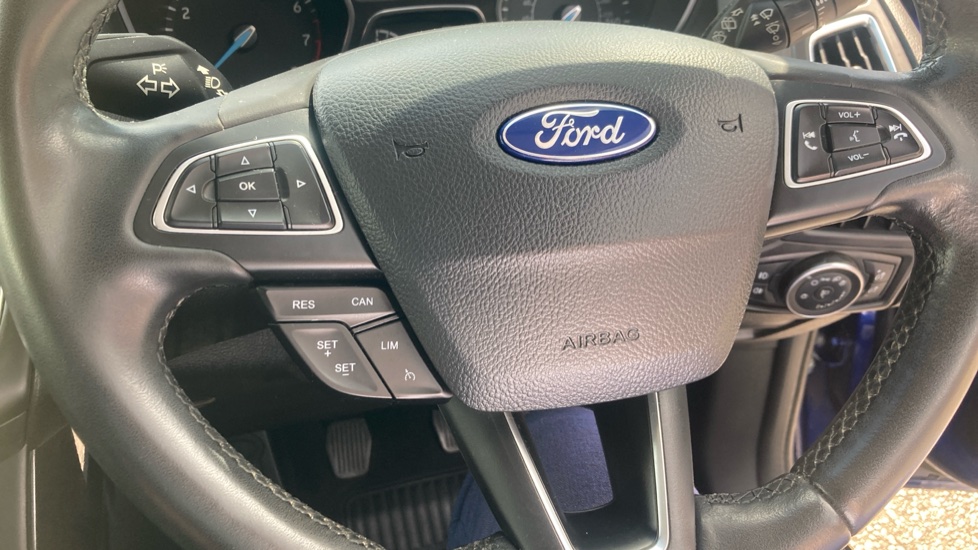 Ford Focus 1.5 EcoBoost Titanium Navigation 5dr Petrol Hatchback - Image 27