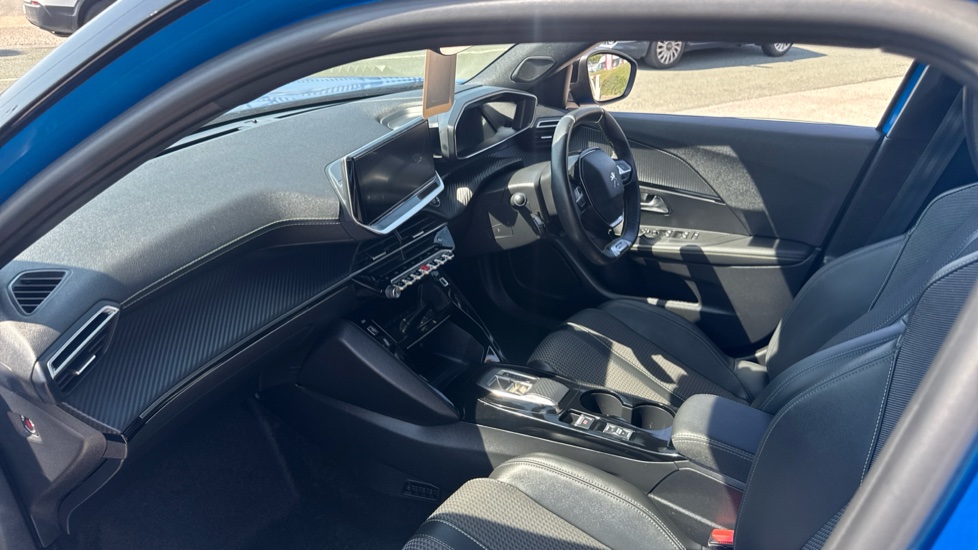 Peugeot 2008 100kW GT 50kWh 5dr Auto Electric Estate - Image 9