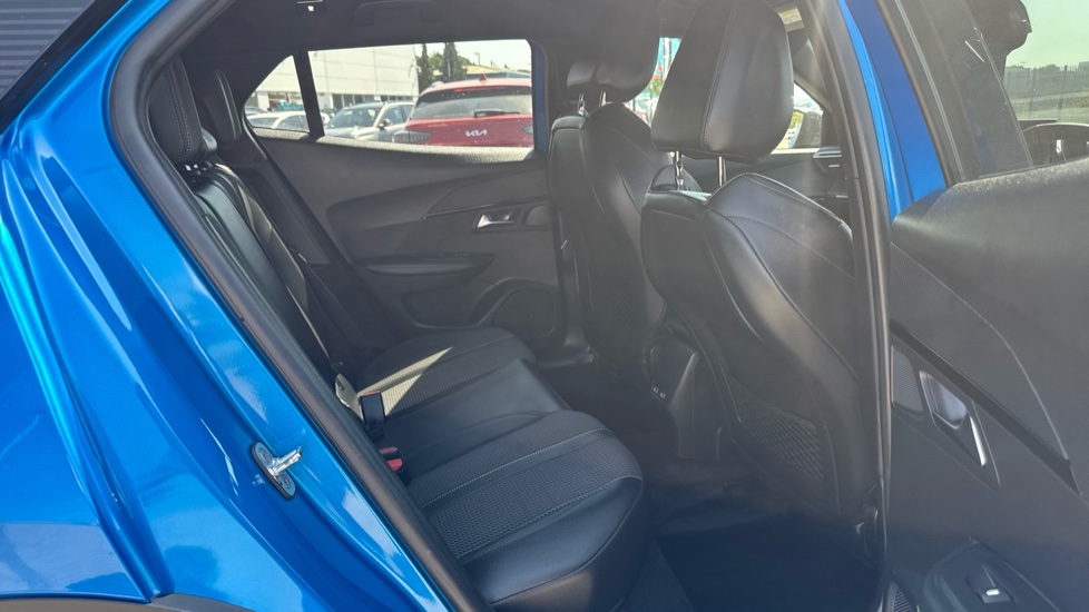 Peugeot 2008 100kW GT 50kWh 5dr Auto Electric Estate - Image 16