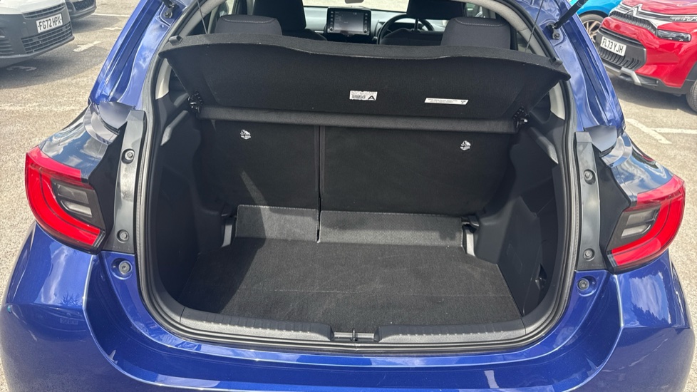 Toyota Yaris 1.5 Hybrid Design 5dr CVT Hybrid Hatchback - Image 4