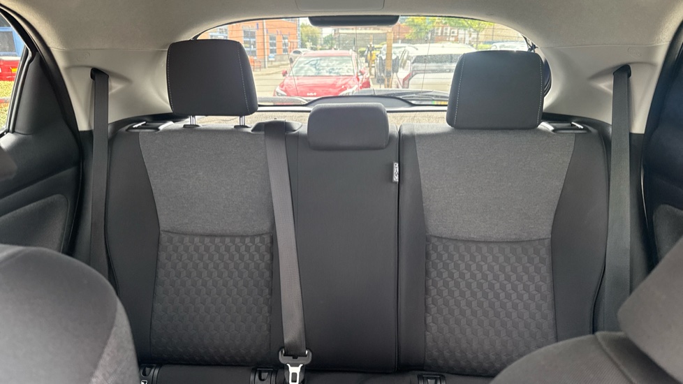 Toyota Yaris 1.5 Hybrid Design 5dr CVT Hybrid Hatchback - Image 15