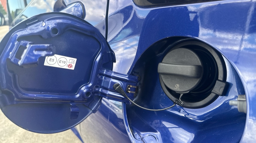 Toyota Yaris 1.5 Hybrid Design 5dr CVT Hybrid Hatchback - Image 19