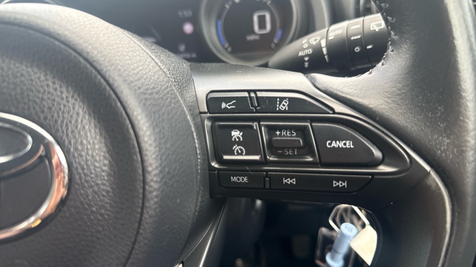 Toyota Yaris 1.5 Hybrid Design 5dr CVT Hybrid Hatchback - Image 21