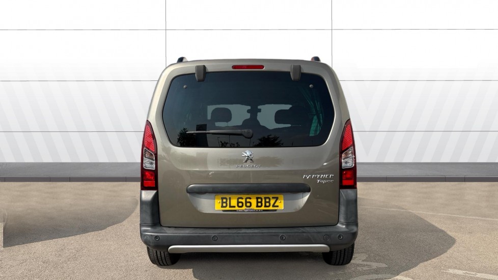 Peugeot Partner Tepee 1.6 BlueHDi 100 Outdoor 5dr Diesel Estate - Image 6