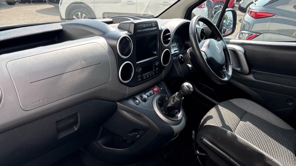Peugeot Partner Tepee 1.6 BlueHDi 100 Outdoor 5dr Diesel Estate - Image 9