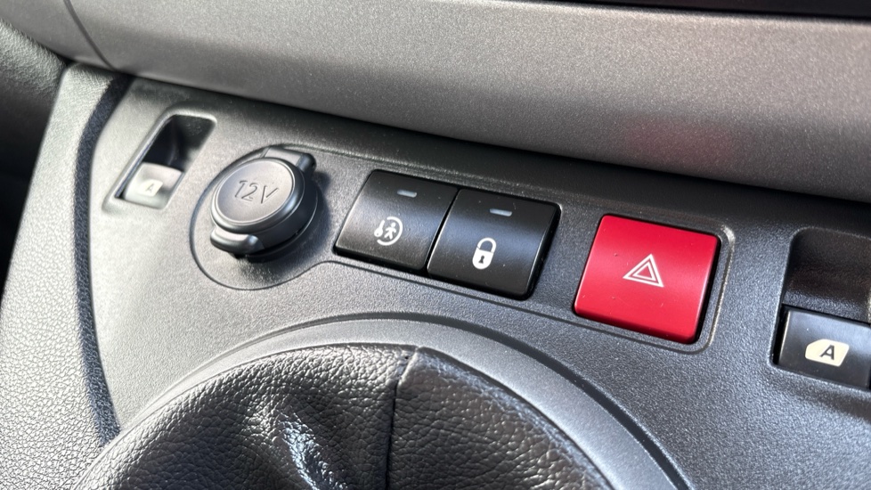 Peugeot Partner Tepee 1.6 BlueHDi 100 Outdoor 5dr Diesel Estate - Image 19