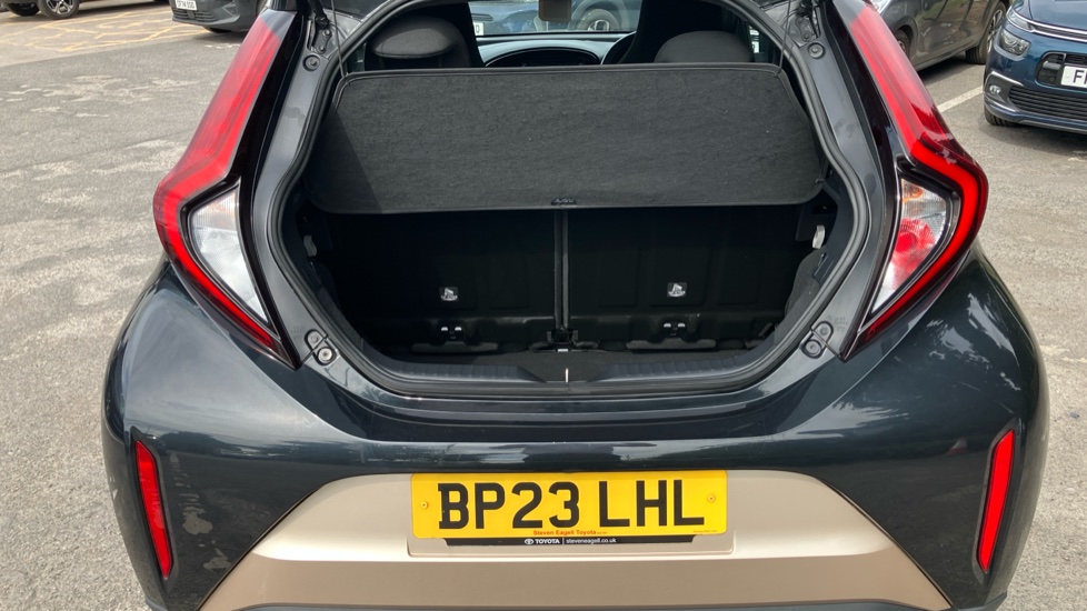 Toyota Aygo X 1.0 VVT-i Edge 5dr Petrol Hatchback - Image 4