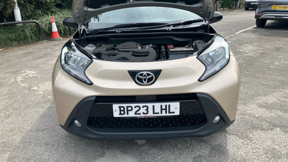 Toyota Aygo X 1.0 VVT-i Edge 5dr Petrol Hatchback - Image 8