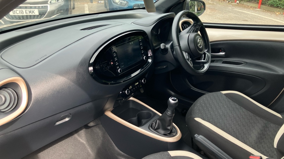 Toyota Aygo X 1.0 VVT-i Edge 5dr Petrol Hatchback - Image 9