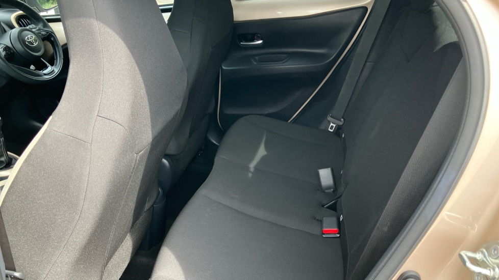 Toyota Aygo X 1.0 VVT-i Edge 5dr Petrol Hatchback - Image 16