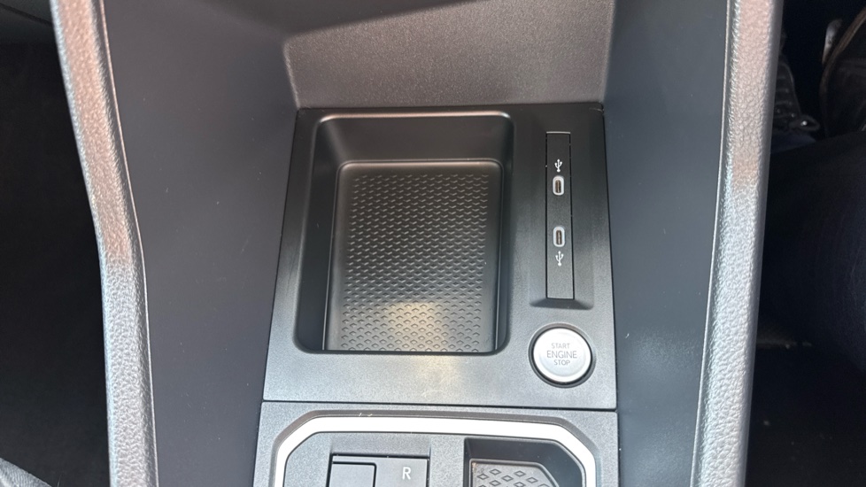 Ford Tourneo Connect 2.0 EcoBlue Titanium 5dr Auto Diesel Estate - Image 27