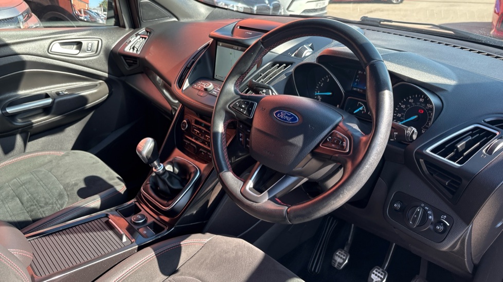 Ford Kuga 1.5 EcoBoost ST-Line 5dr 2WD Petrol Estate - Image 11