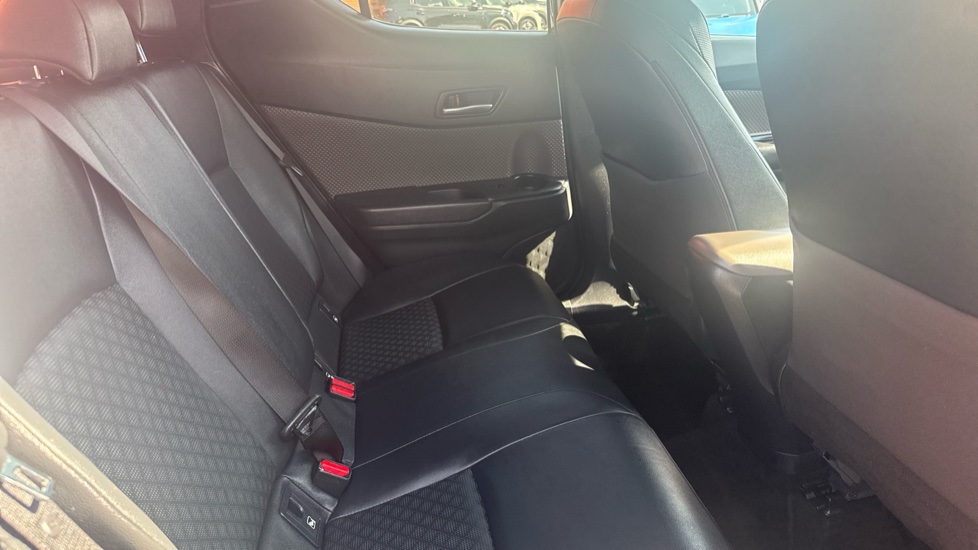 Toyota C-HR 1.8 Hybrid Excel 5dr CVT Hybrid Hatchback - Image 16