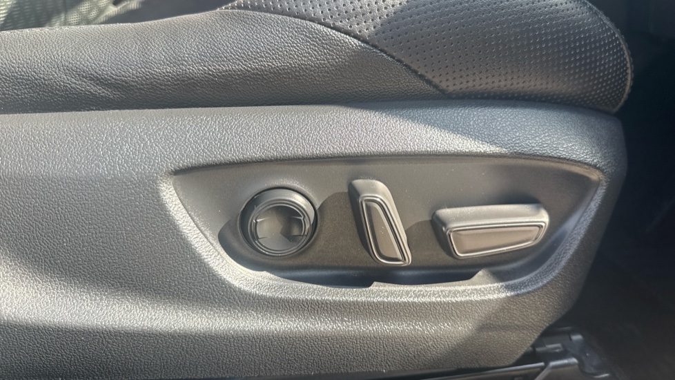 Toyota C-HR 1.8 Hybrid Excel 5dr CVT Hybrid Hatchback - Image 21