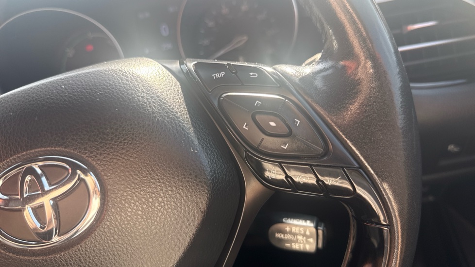 Toyota C-HR 1.8 Hybrid Excel 5dr CVT Hybrid Hatchback - Image 24