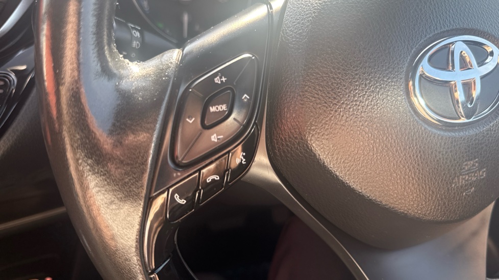 Toyota C-HR 1.8 Hybrid Excel 5dr CVT Hybrid Hatchback - Image 25