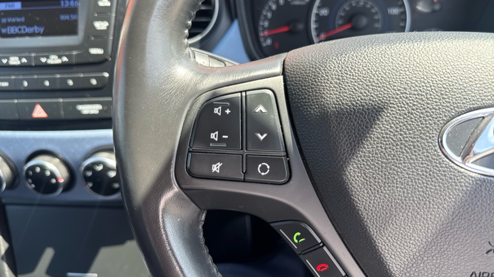 Hyundai i10 1.0 Premium 5dr Petrol Hatchback - Image 21