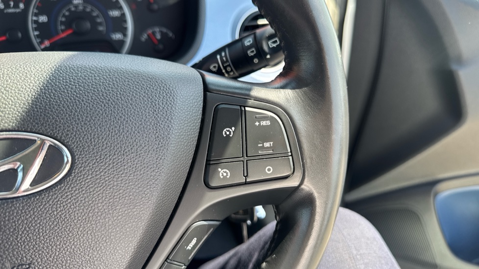 Hyundai i10 1.0 Premium 5dr Petrol Hatchback - Image 22