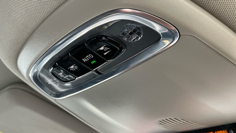 Volvo V90 2.0 D4 Momentum Plus 5dr Geartronic Diesel Estate - Image 31