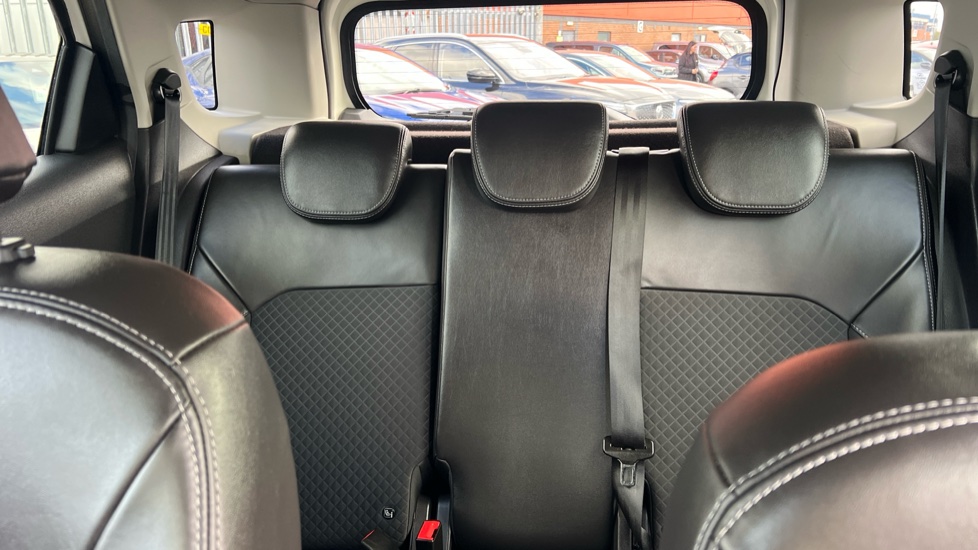 Ford EcoSport 1.0 EcoBoost Titanium 5dr [17in] Petrol Hatchback - Image 15