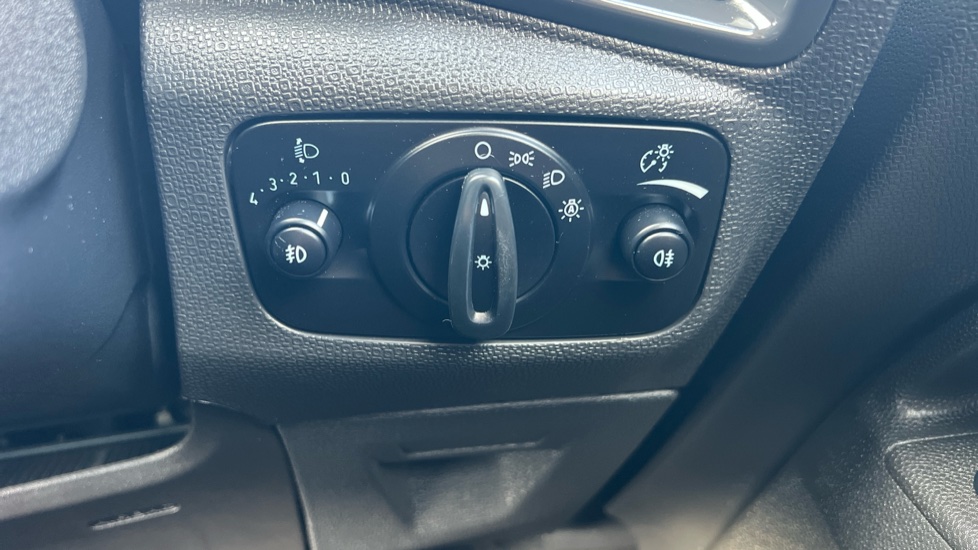Ford EcoSport 1.0 EcoBoost Titanium 5dr [17in] Petrol Hatchback - Image 25