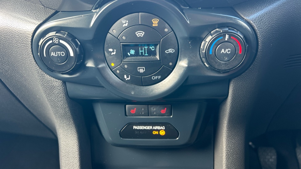 Ford EcoSport 1.0 EcoBoost Titanium 5dr [17in] Petrol Hatchback - Image 28