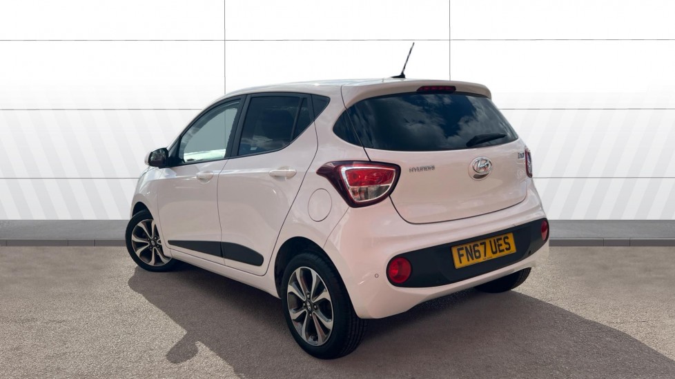 Hyundai i10 1.2 Premium SE 5dr Petrol Hatchback - Image 2