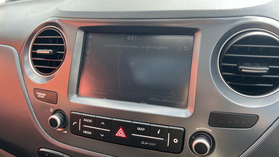 Hyundai i10 1.2 Premium SE 5dr Petrol Hatchback - Image 22