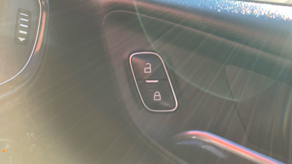 Ford Fiesta 1.0 EcoBoost Zetec 3dr Petrol Hatchback - Image 22
