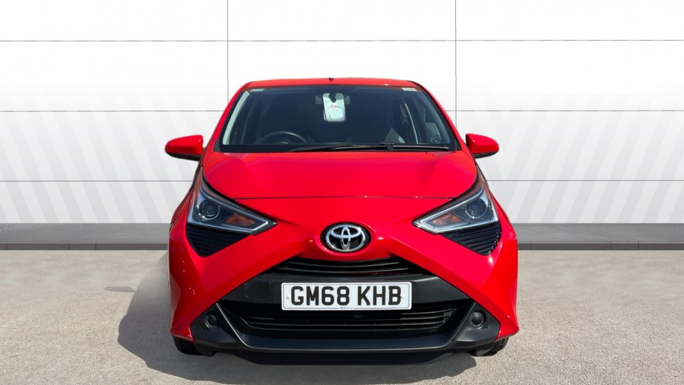 Toyota Aygo 1.0 VVT-i X-Play 5dr x-shift Petrol Hatchback - Image 3