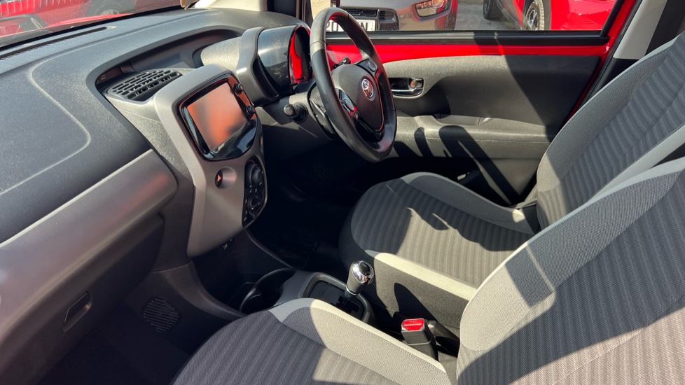 Toyota Aygo 1.0 VVT-i X-Play 5dr x-shift Petrol Hatchback - Image 9