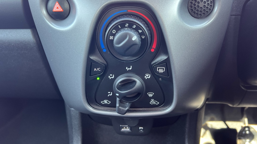 Toyota Aygo 1.0 VVT-i X-Play 5dr x-shift Petrol Hatchback - Image 26