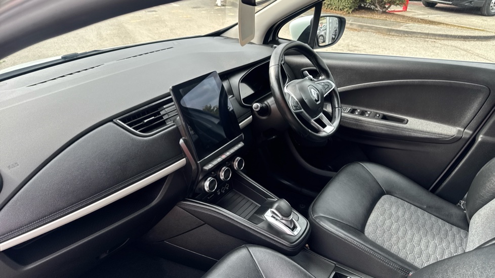 Renault Zoe 100kW GT Line + R135 50kWh Rapid Charge 5dr Auto Electric Hatchback - Image 9