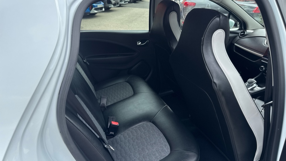 Renault Zoe 100kW GT Line + R135 50kWh Rapid Charge 5dr Auto Electric Hatchback - Image 16