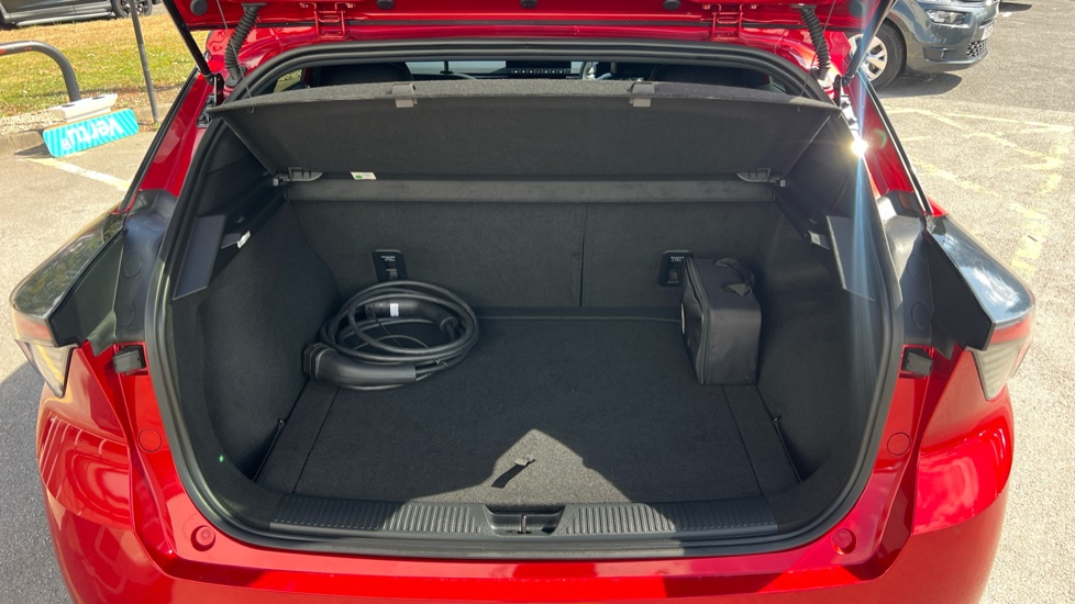 MG MG4 150kW Trophy EV Long Range 64kWh 5dr Auto Electric Hatchback - Image 4