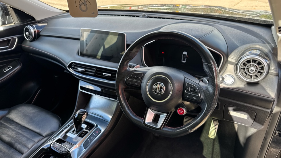 MG HS 1.5 T-GDI Exclusive 5dr DCT Petrol Hatchback - Image 11