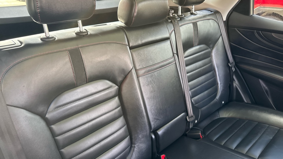 MG HS 1.5 T-GDI Exclusive 5dr DCT Petrol Hatchback - Image 15