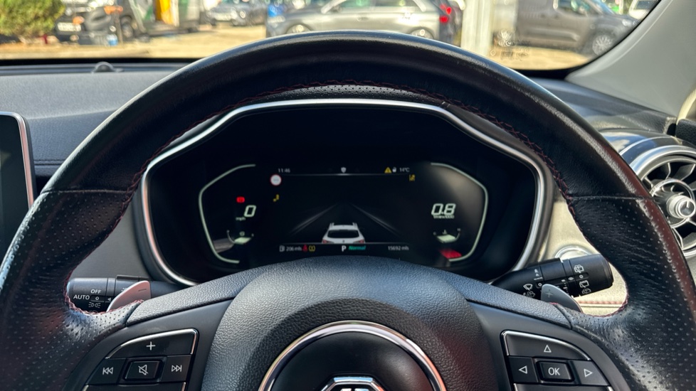 MG HS 1.5 T-GDI Exclusive 5dr DCT Petrol Hatchback - Image 18