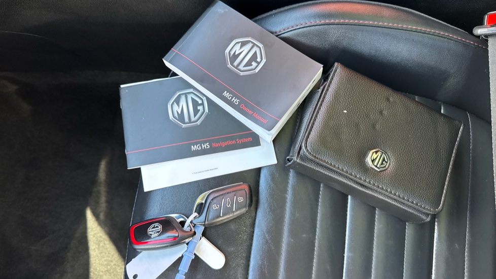 MG HS 1.5 T-GDI Exclusive 5dr DCT Petrol Hatchback - Image 19