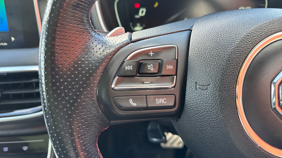 MG HS 1.5 T-GDI Exclusive 5dr DCT Petrol Hatchback - Image 21