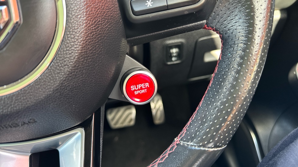 MG HS 1.5 T-GDI Exclusive 5dr DCT Petrol Hatchback - Image 26