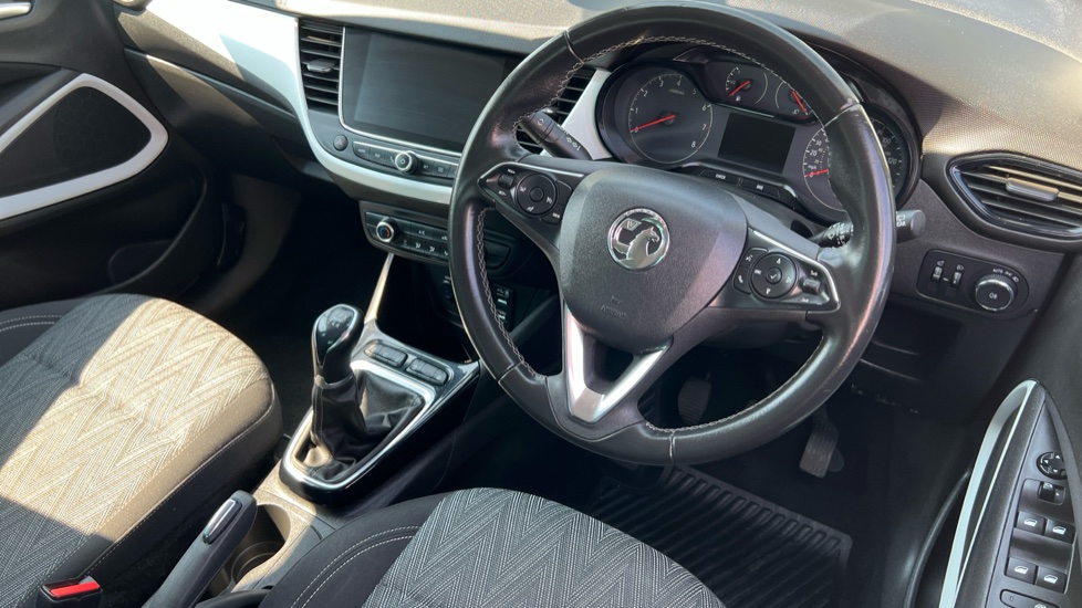 Vauxhall Crossland X 1.2 [83] SRi Nav 5dr [Start Stop] Petrol Hatchback - Image 11