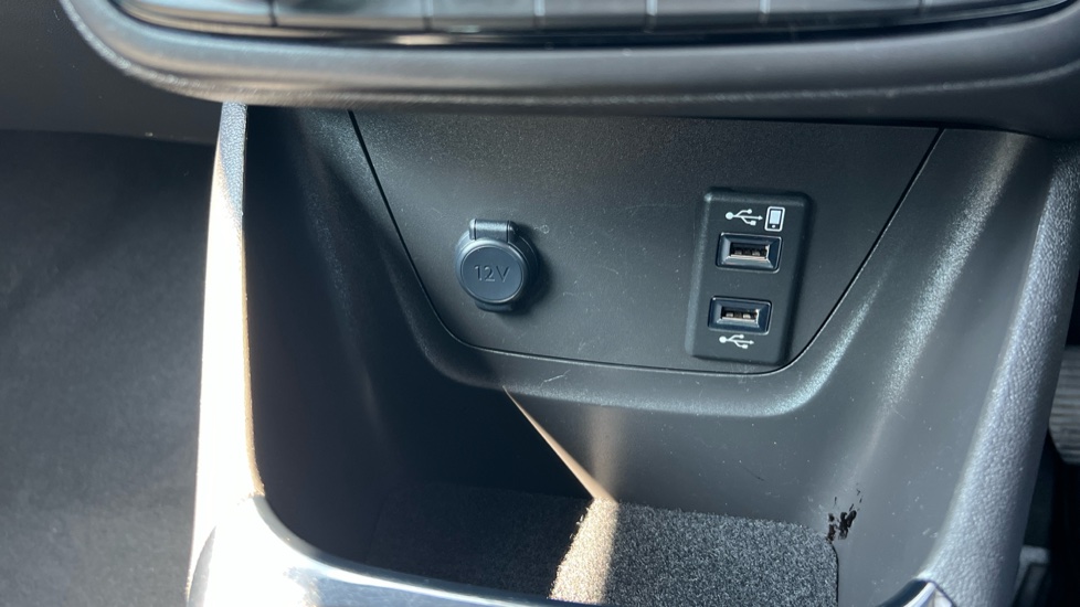 Vauxhall Crossland X 1.2 [83] SRi Nav 5dr [Start Stop] Petrol Hatchback - Image 23